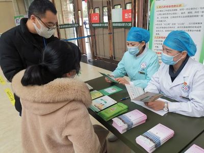 第九九〇醫(yī)院舉辦全國肝病日健康咨詢暨文化藝術(shù)交流活動